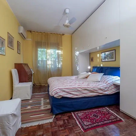 Smareglia Apartman *
